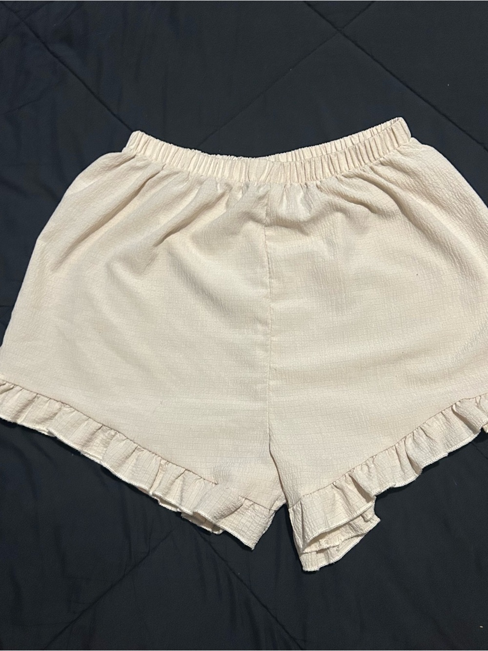 Women’s Cream Ruffle Hem Elastic Waist Shorts